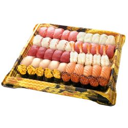 本鮪と自慢のネタのご馳走にぎり鮨（うに・いくら・えび入）50貫