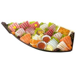 お刺身盛合わせ（えび・うに・いくら入り18点舟盛