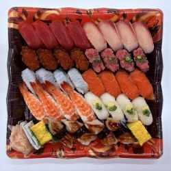 【S2040】本まぐろ中とろと黒瀬ぶり入り握り寿司 38貫 1パック