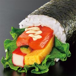 はみ出すサーモンのサラダ太巻ハーフ