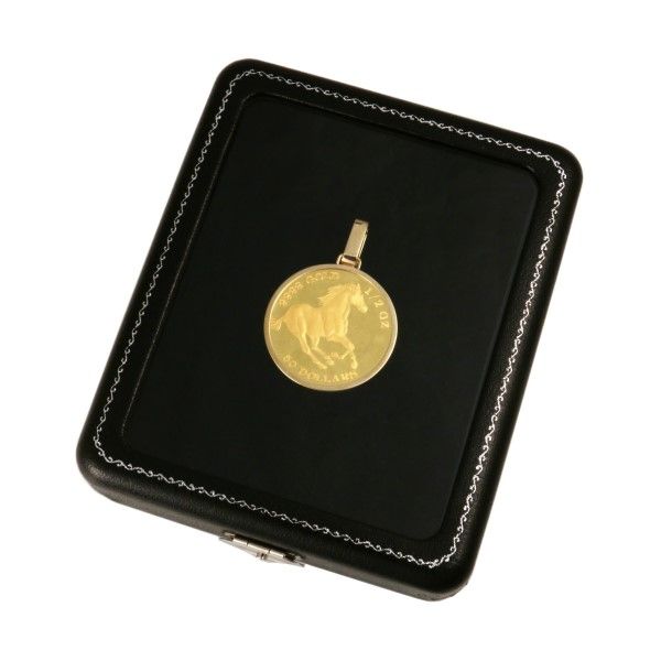 24金エリザベス女王ホースデザイン・18金枠1/2オンスペンダントトップ